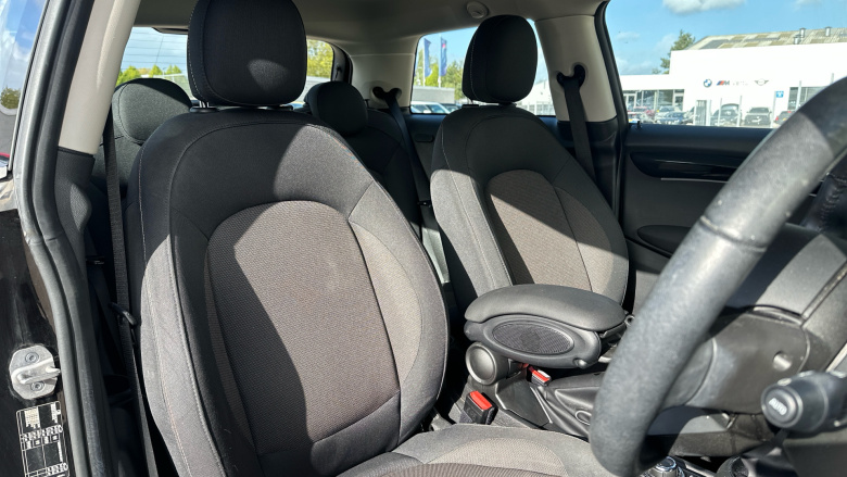 MINI Hatchback 1.5 Cooper Classic 3dr Petrol Hatchback